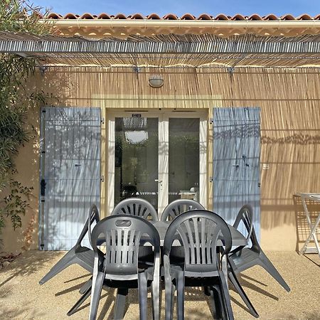 Gîte de charme entièrement rénové avec piscine collective dans Résidence Vacances en plein cœur des Alpilles, dans le village de Mouriès, à deux pas des commerces. LS1-362 ESTIAVO Exterior foto